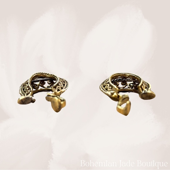 Vintage Gold Clip On Hoop Earrings With Intricate Detailing - Picture 4 of 4